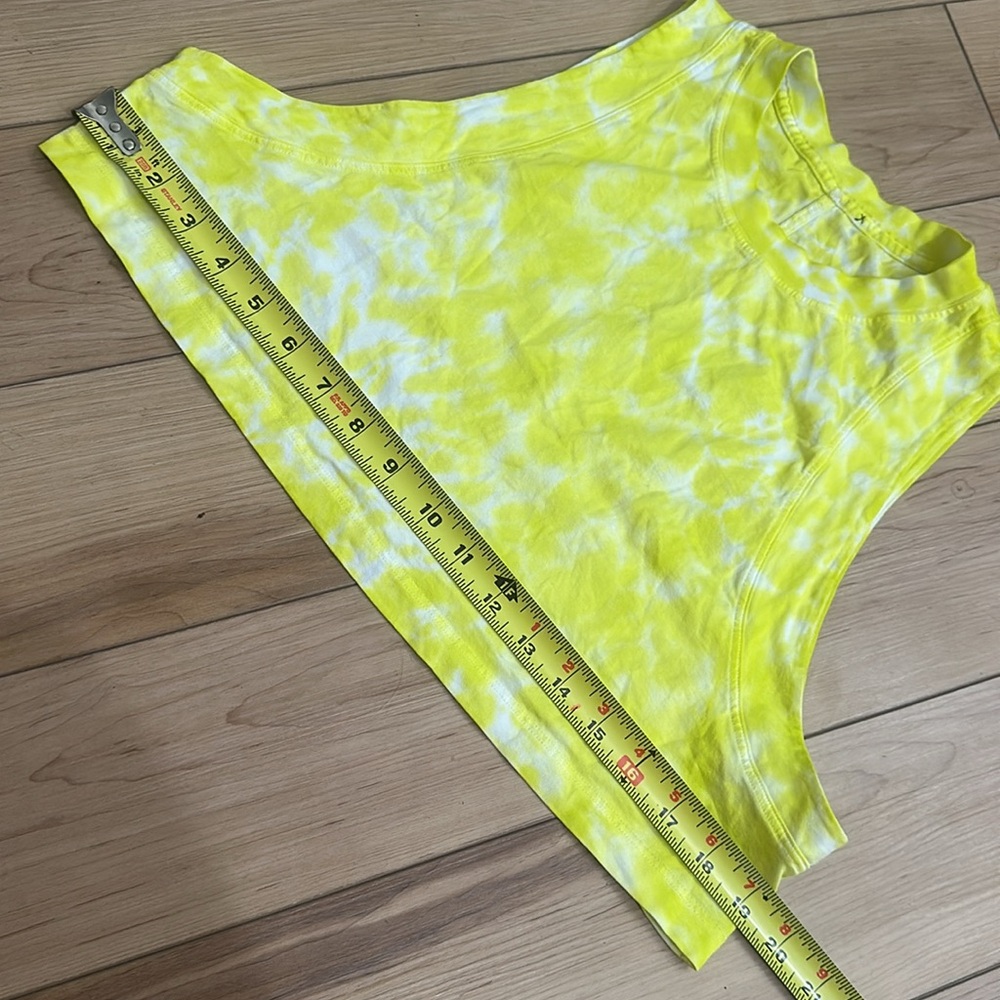 Lululemon All Yours Cropped Tank Medium - Picture 3 of 6